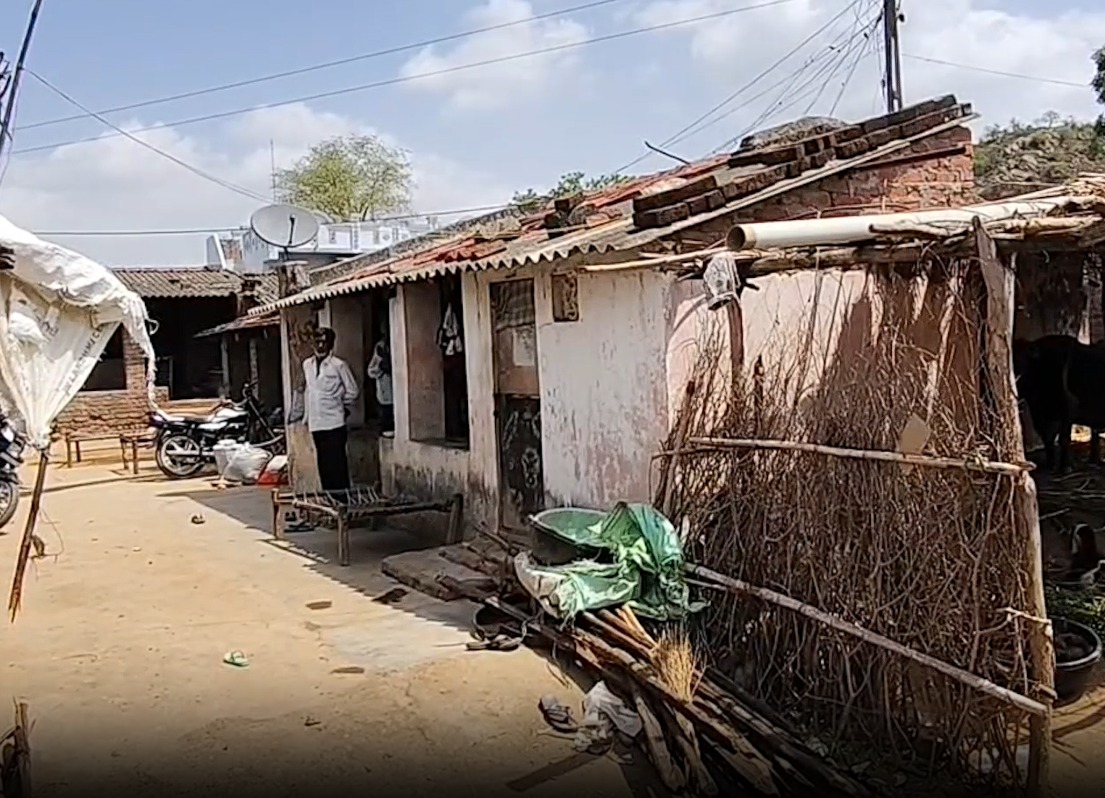 Women using LPG cylinder under Ujjwala Yojana in Banaskantha Gujarat
