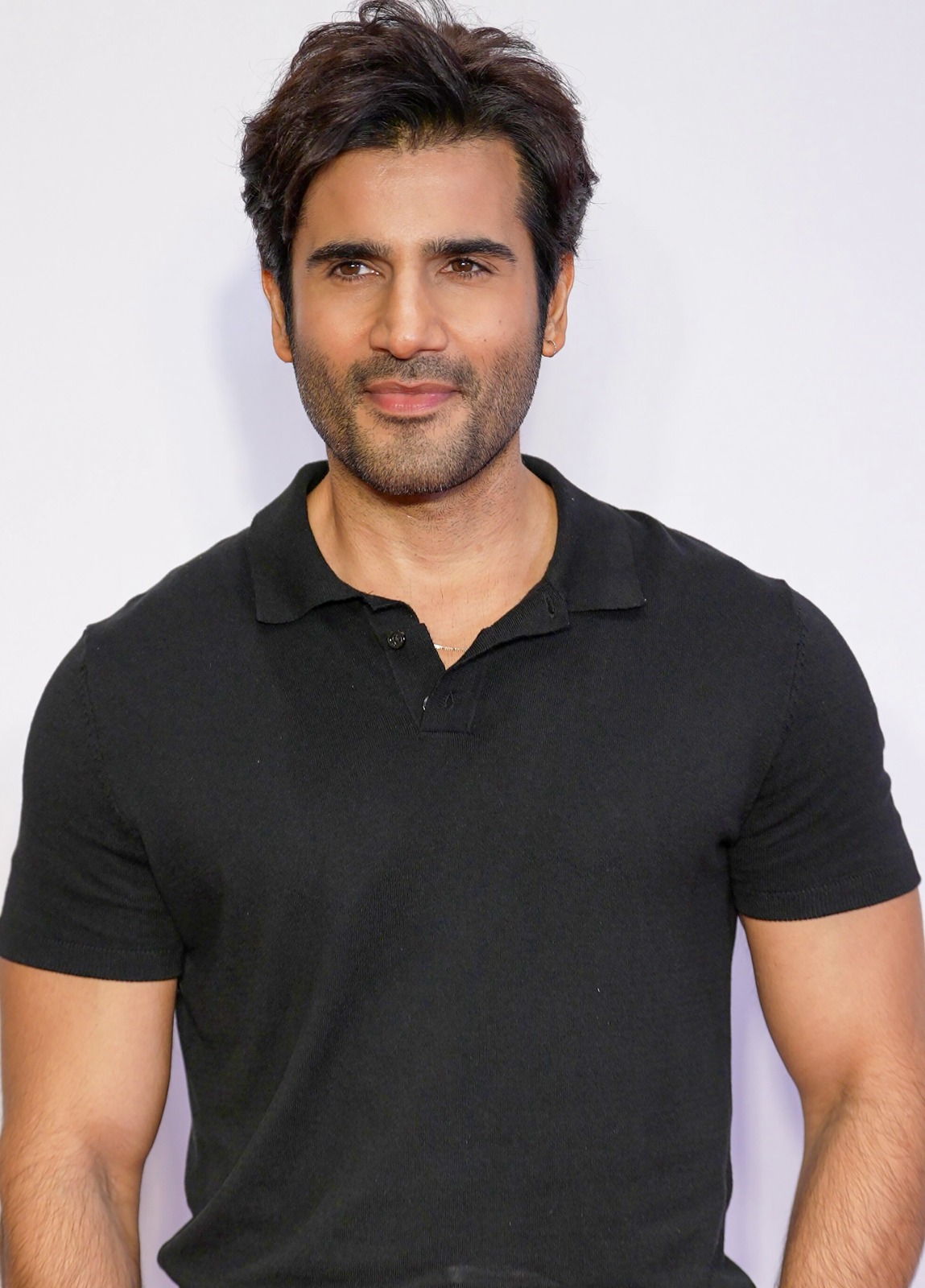 Karan Tacker warns fans about fake manager scam in Instagram post Foto & Idee Foto zu Karan Tacker warns fans about fake manager scam in Instagram post