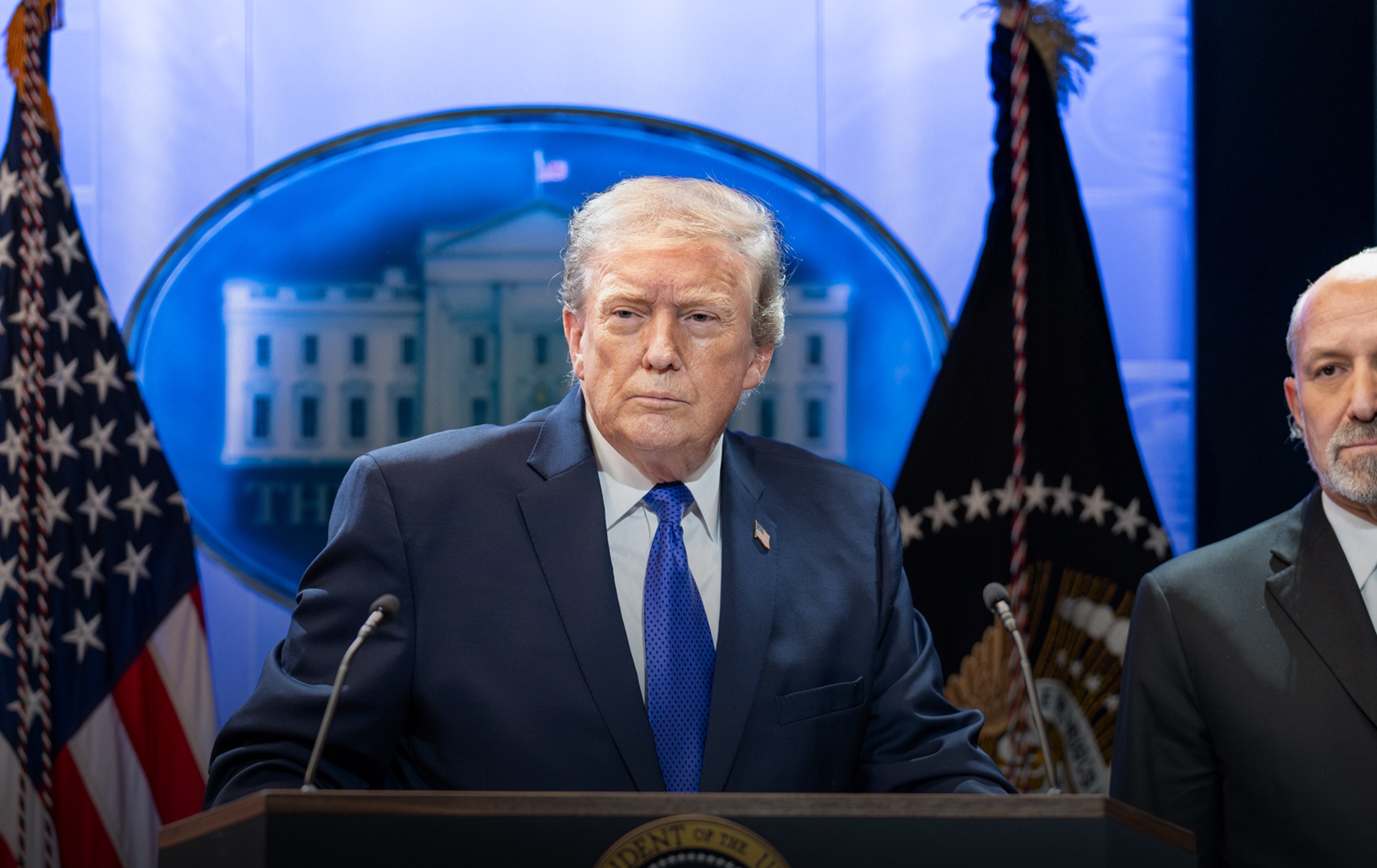 Trump renews criticism of US media, alleges 'fake news'