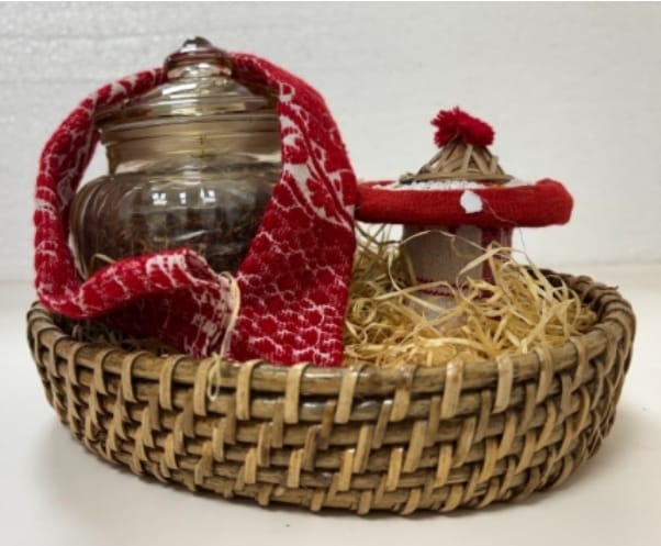 PM Modi presents rare tea, handicrafts, decoratives to Indonesia's President during visit