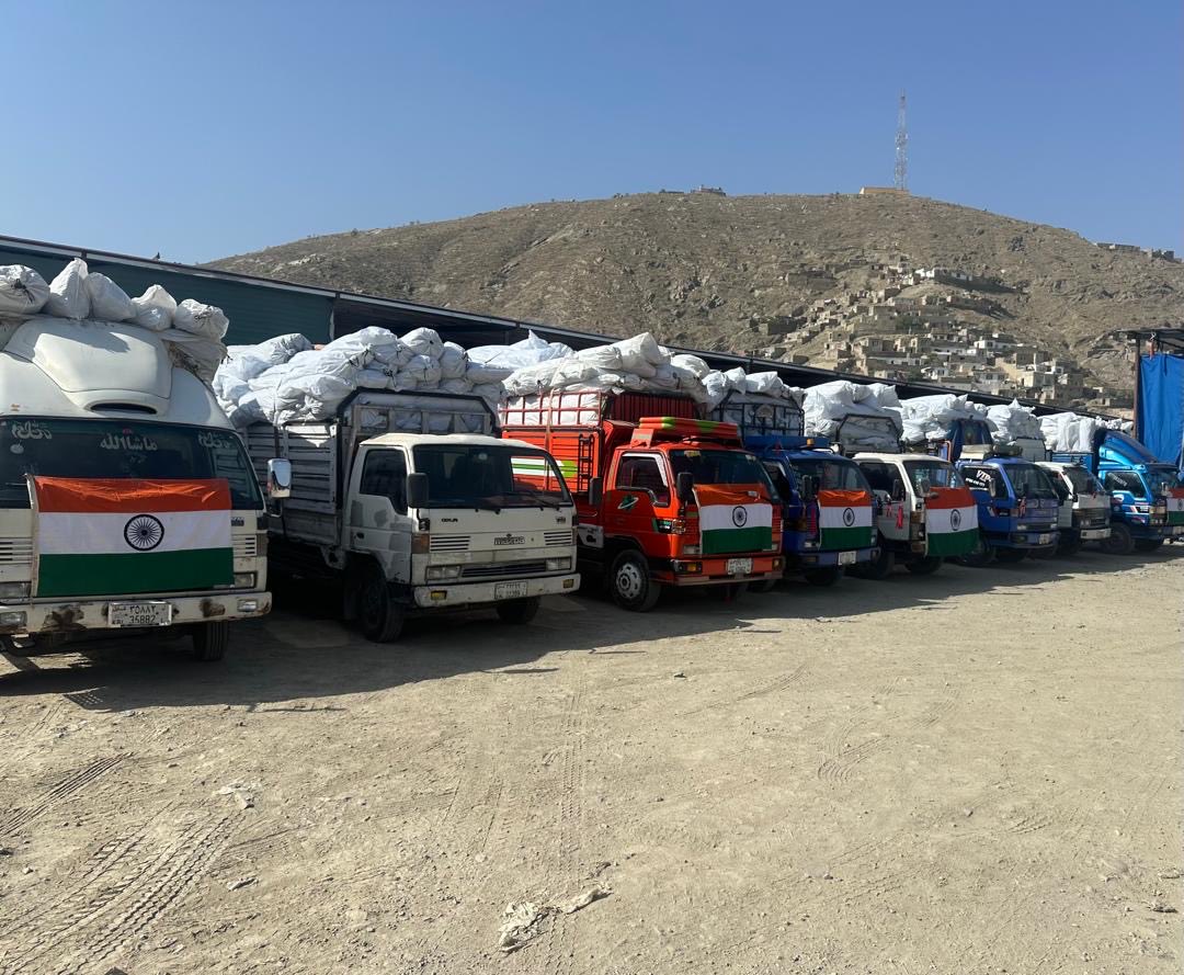India hands over family tents to Afghanistan to support returnees