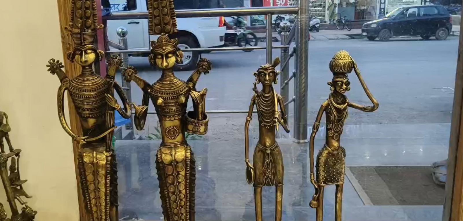 PM Modi’s Dhokra art gift to Australian PM boosts Bastar tribal craft globally