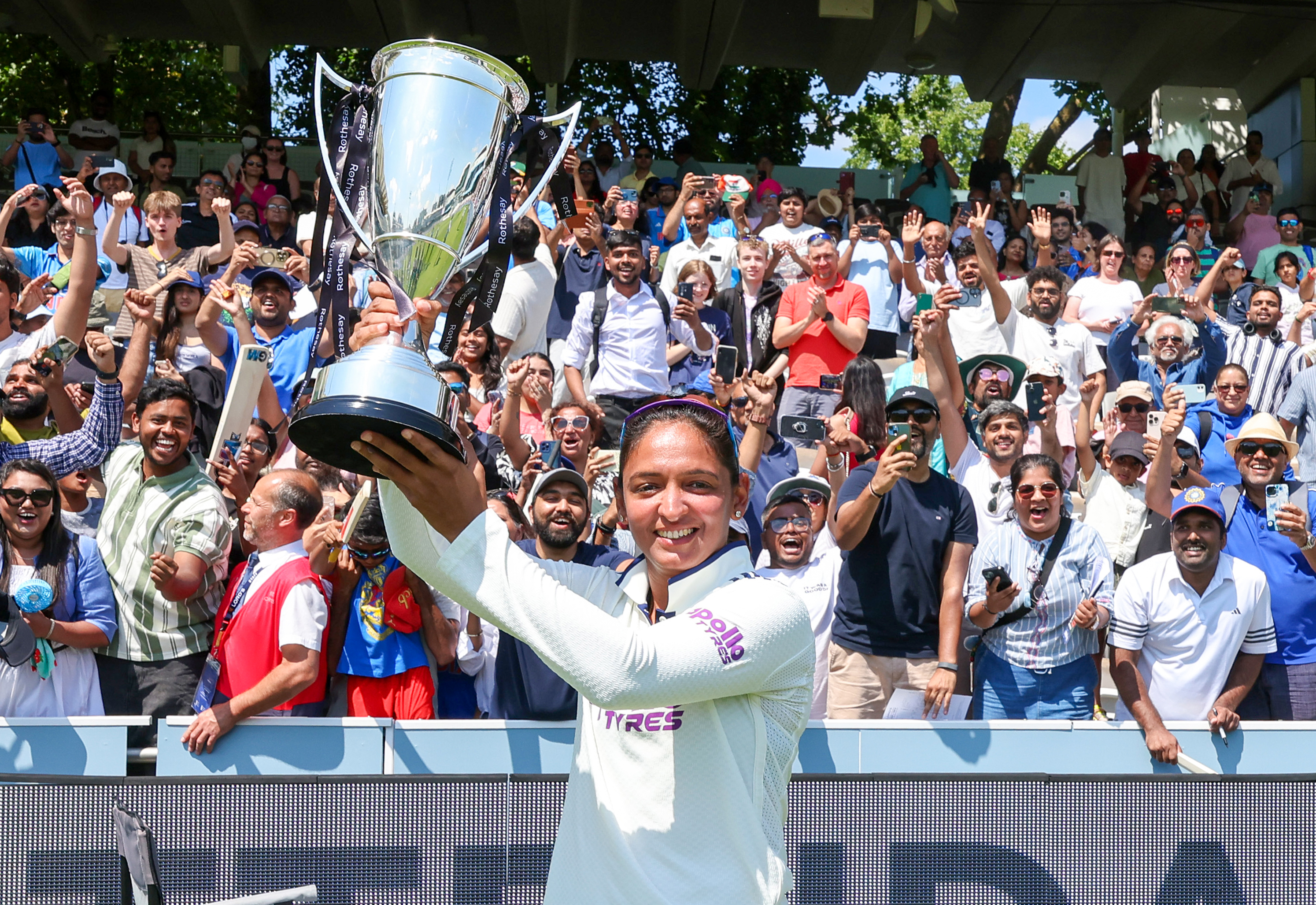 One-off Test: Mithali, Rahane, Pathan lead plaudits as cricket fraternity celebrates India's historic win at Lord's (Ld)