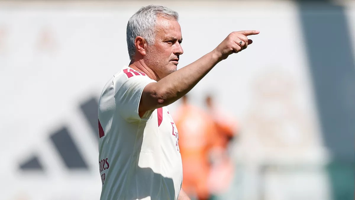 Jose Mourinho back at Real Madrid with a "mission"