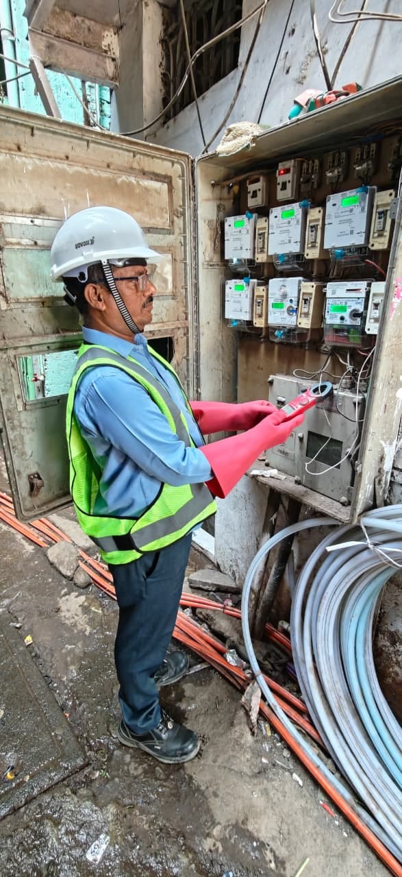 Adani Electricity power theft crackdown raid recovering illegal wires