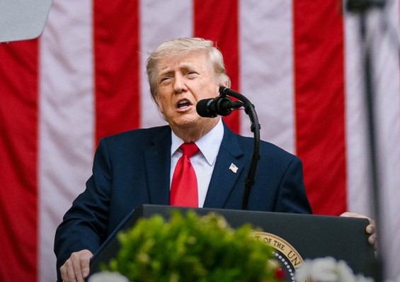 Trump spares Iran oil, eyes ground campaign