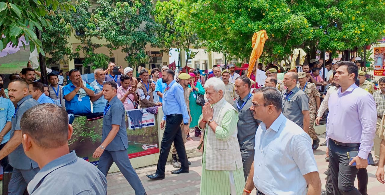 Amarnath Yatra: J&K L-G reviews facilities at Bhagwati Nagar Yatri Niwas in Jammu