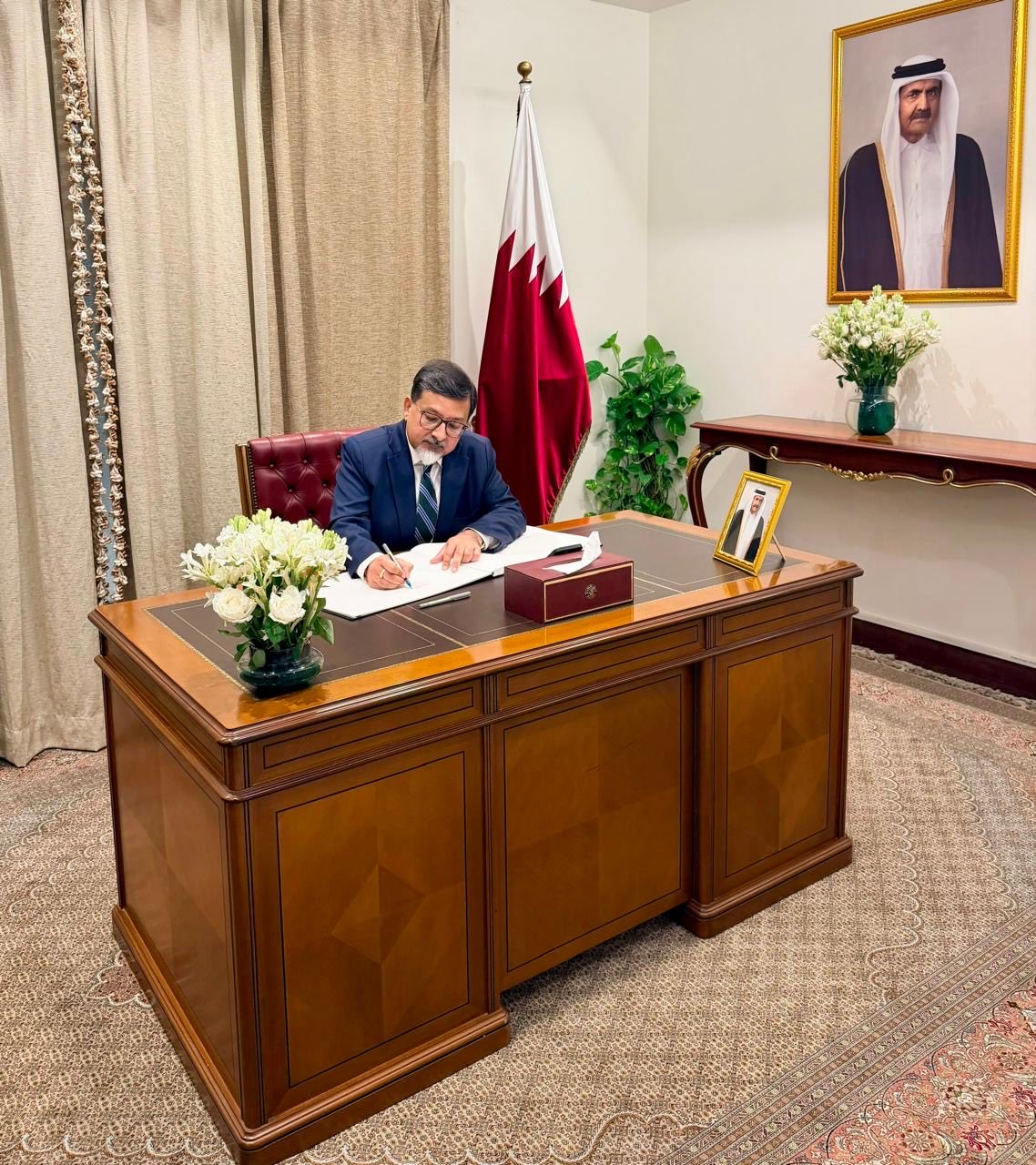 MEA Secretary signs condolence book at Qatari Embassy