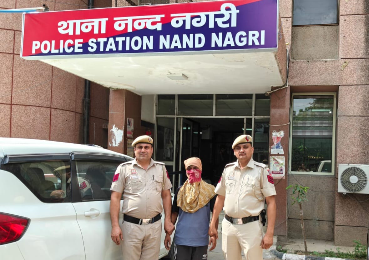 Delhi: Drug peddler apprehended, 215 pouches of marijuana seized