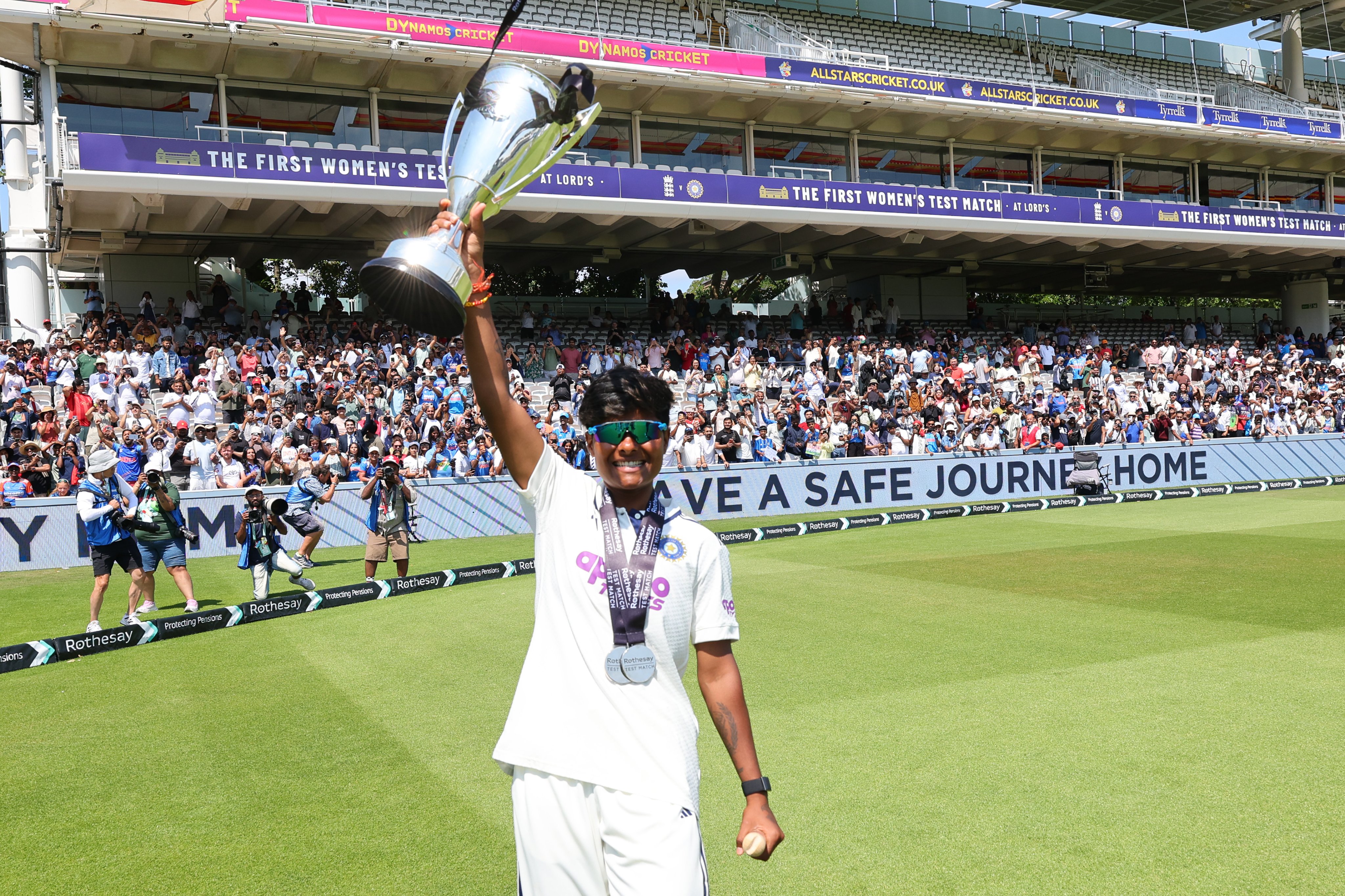 Kranti's bowling action is reminiscent of Shami: Niranjana