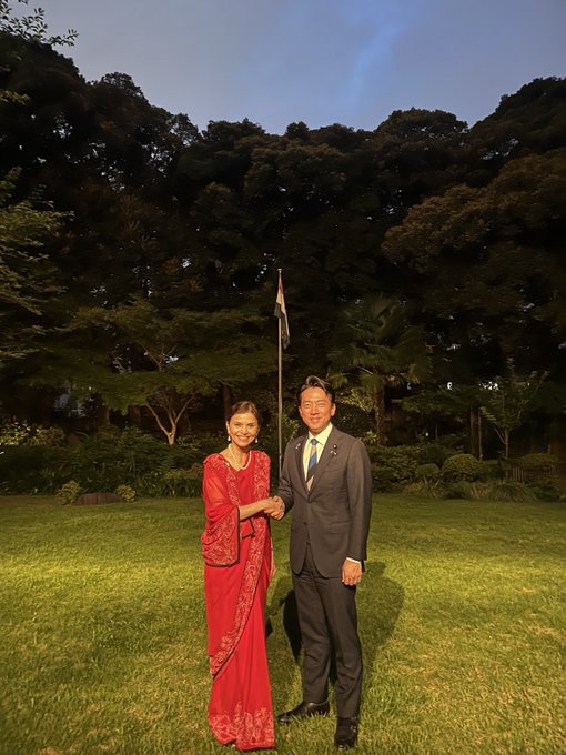 Japan and India pledge to strengthen defence ties 
