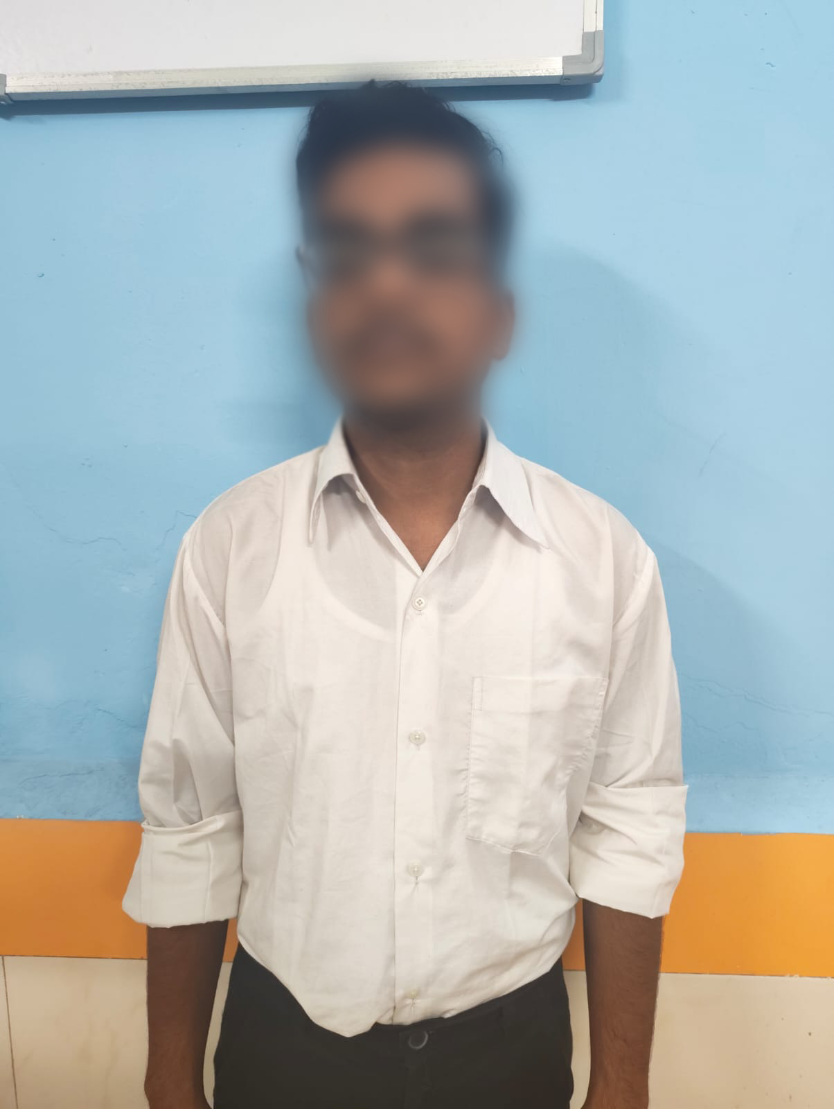 Fake TTE held at railway station in West Bengal; used AI to generate identity documents