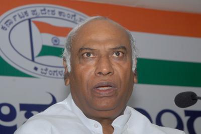 Double engine disastrous govts using autocratic methods to stall a compassionate outreach: Kharge on stopping Rahul's convoy in Manipur (Ld)