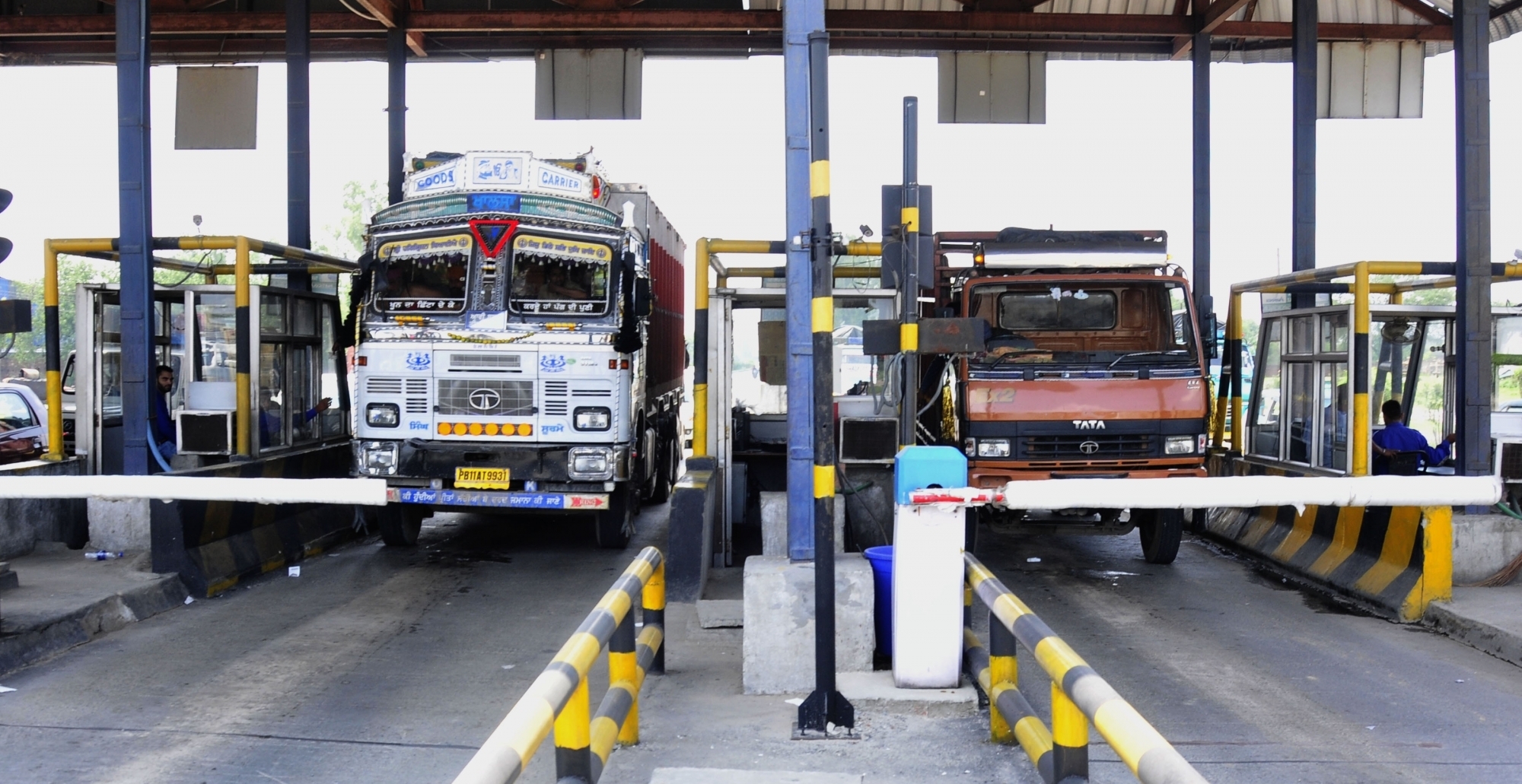 FASTag and UPI digital toll collection at national highway plaza