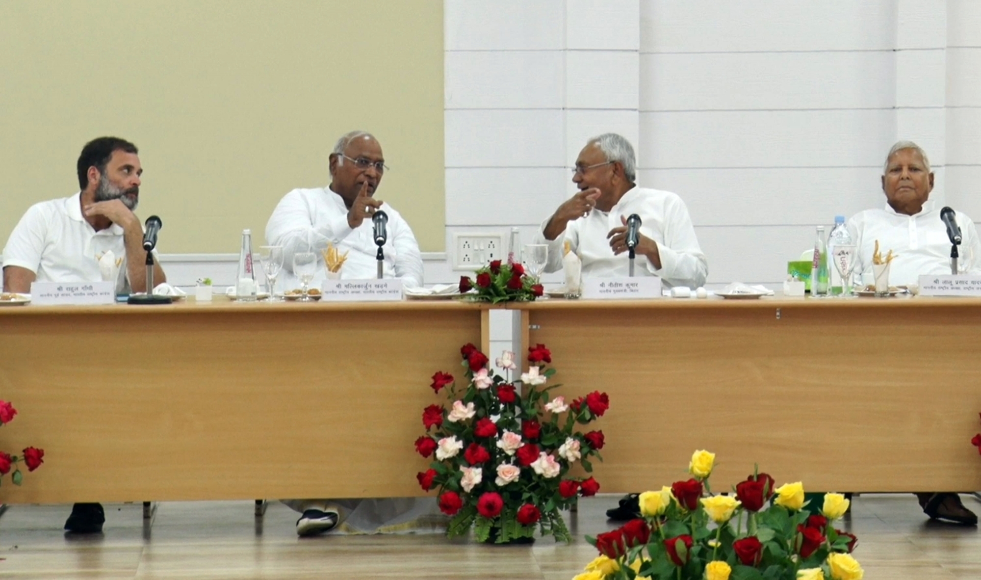  Competing Prime Ministerial Ambitions May Jettison India Bloc In Up-TeluguStop.com