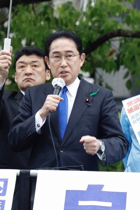  Approval Rate Of Japan's Kishida Cabinet Drops To Record Low: Media Poll-TeluguStop.com