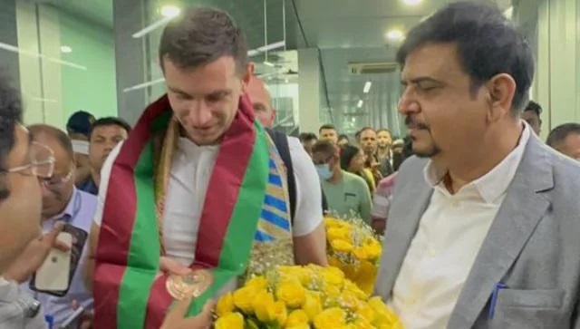 Argentina's World Cup-winning goalie Emiliano Martinez reaches Kolkata