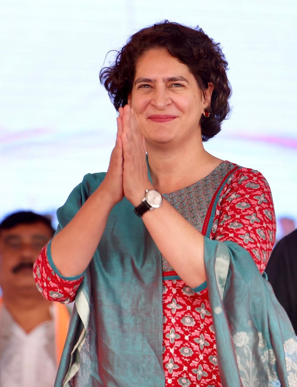  Priyanka Gandhi Slams Centre Over Inflation During Diwali-TeluguStop.com