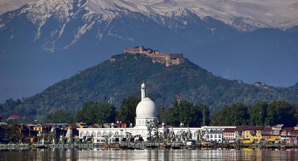 With Art. 370 buried for good, time to revive spirit of Kashmiriyat (IANS Column: FairPoint)