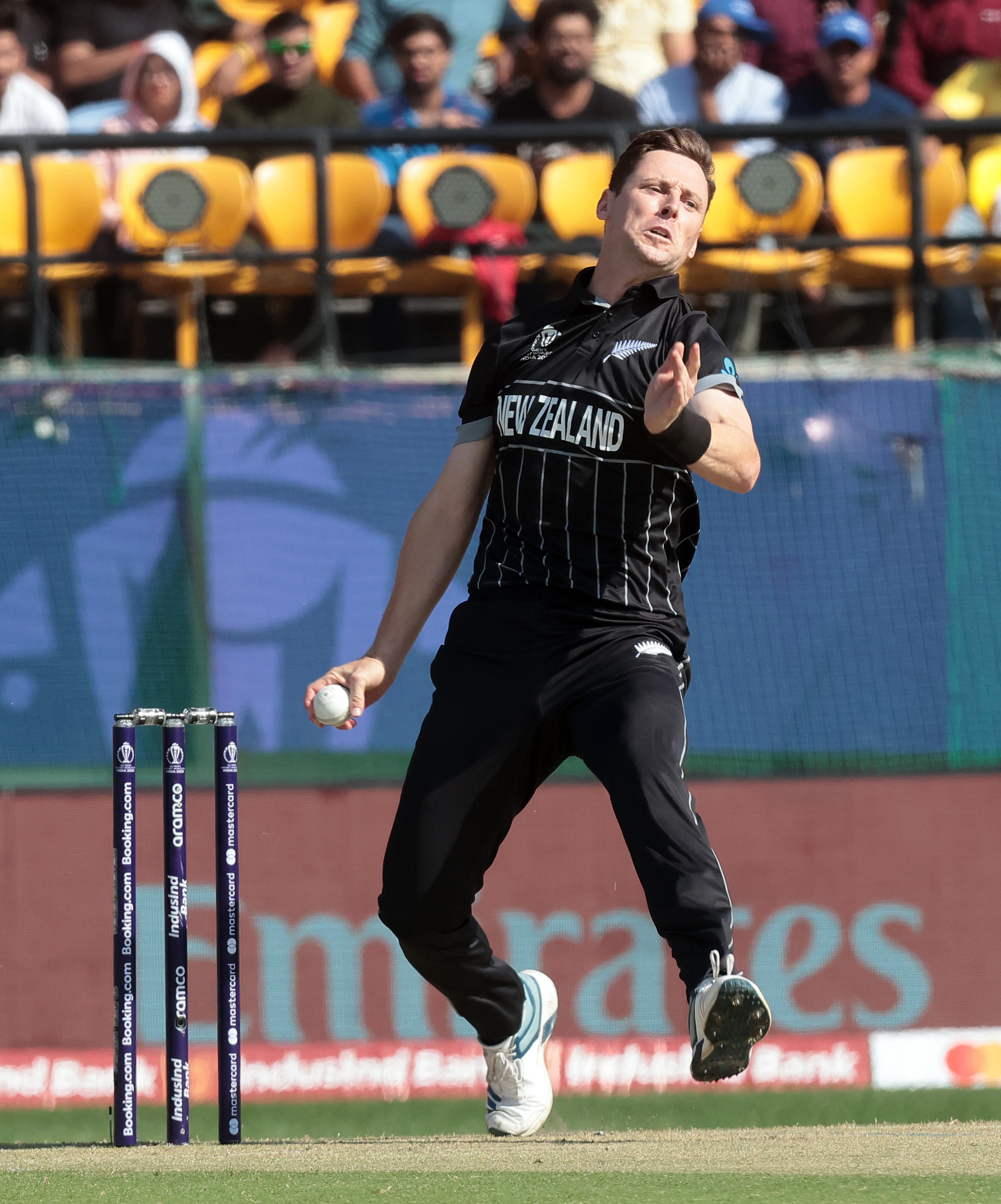  Men's Odi Wc: Nz's Matt Henry To Undergo Scan After Hamstring Injury During Sa C-TeluguStop.com