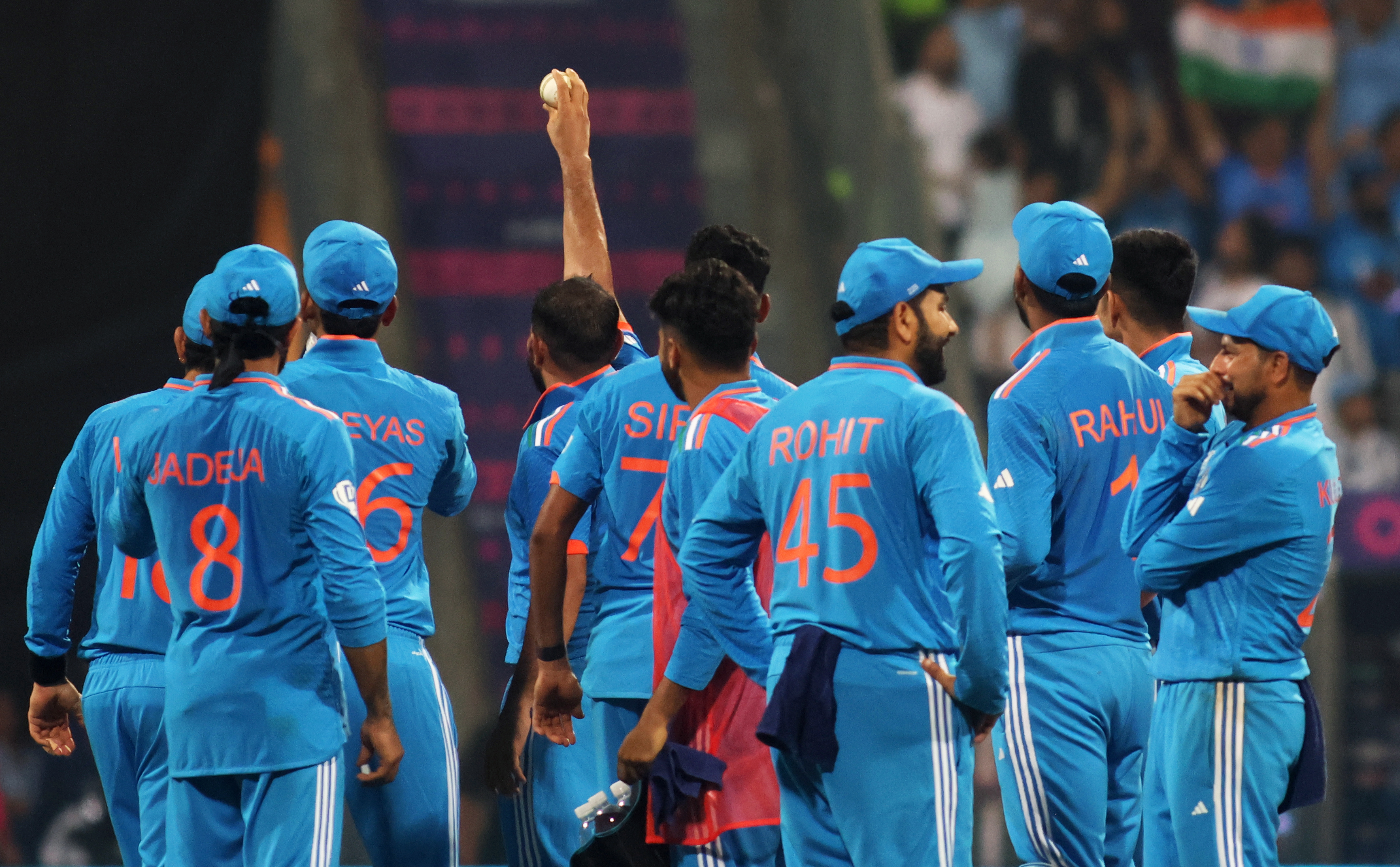  Men's Odi Wc: Shami 5-18 After Gill, Kohli, Iyer Fifties Help India Beat Sri Lan-TeluguStop.com