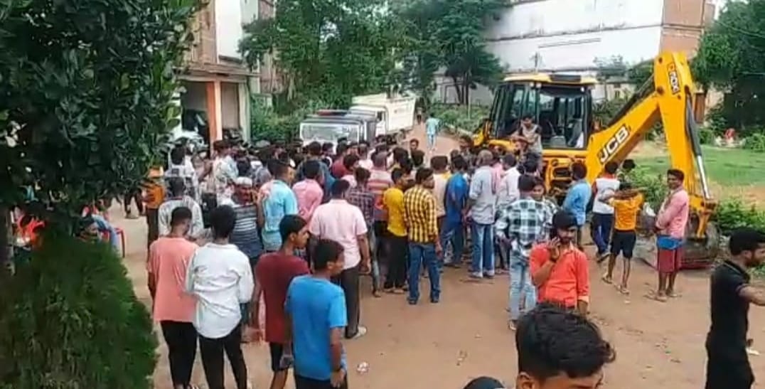  Clash Among Shahabuddin's Relatives In Bihar's Motihari, 6 Injured-TeluguStop.com