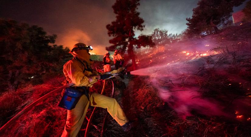 Fast-moving wildfire in US Southern California forces evacuations