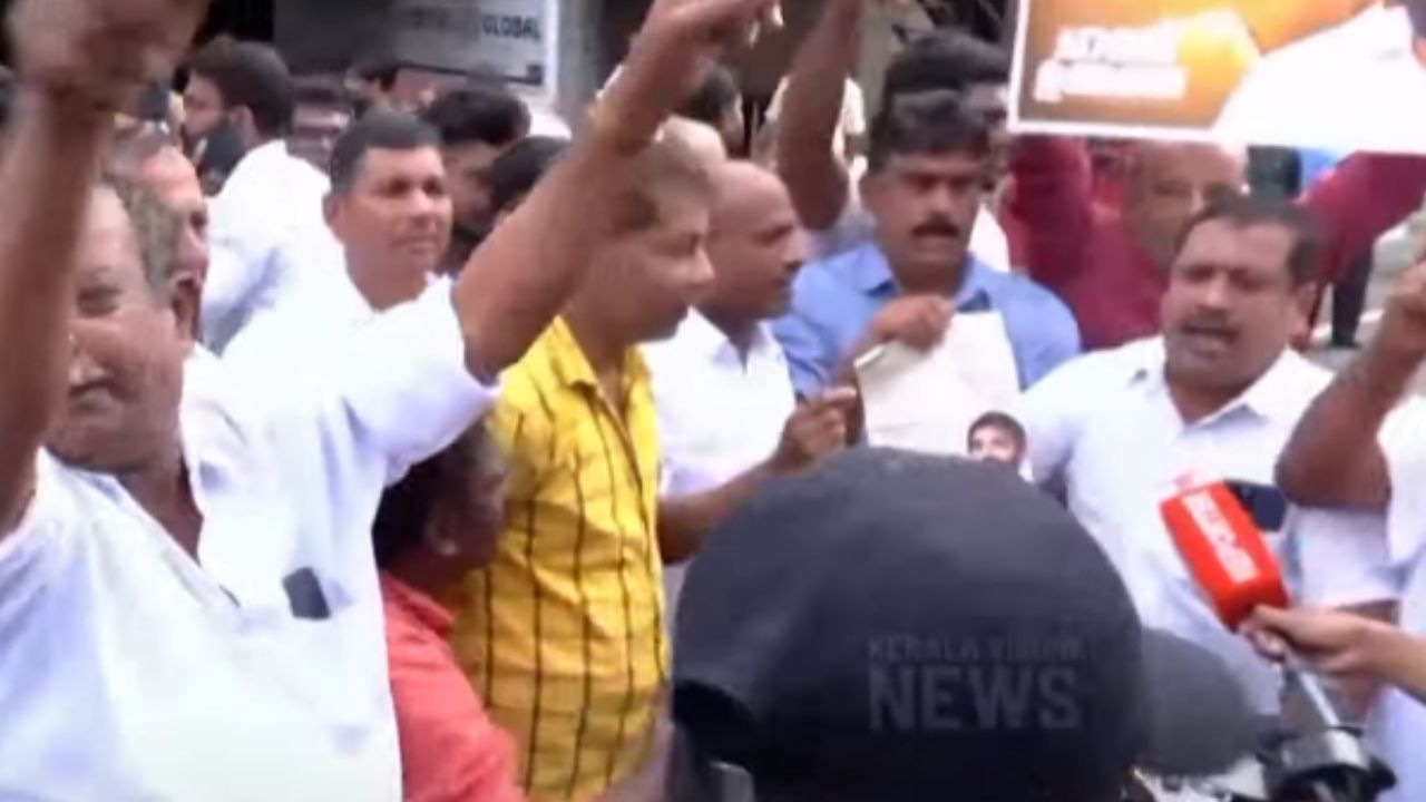 Counting begins for Puthuppally bypolls, Chandy Oomen leading Counting begins for Puthuppally bypolls, Chandy Oomen leading