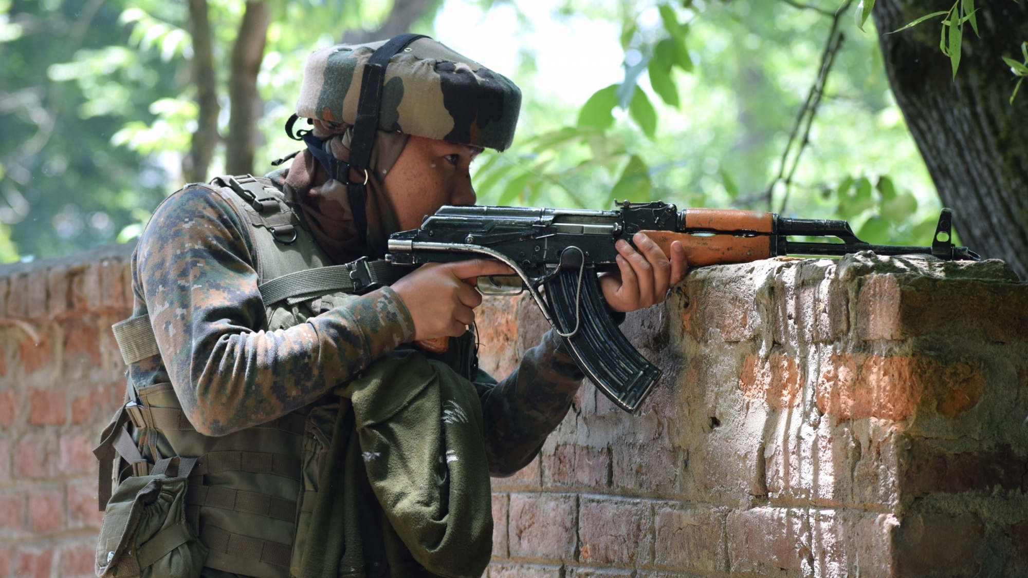 Terrorist killed in gunfight in J&K's Pulwama Terrorist killed in gunfight in J&K's Pulwama