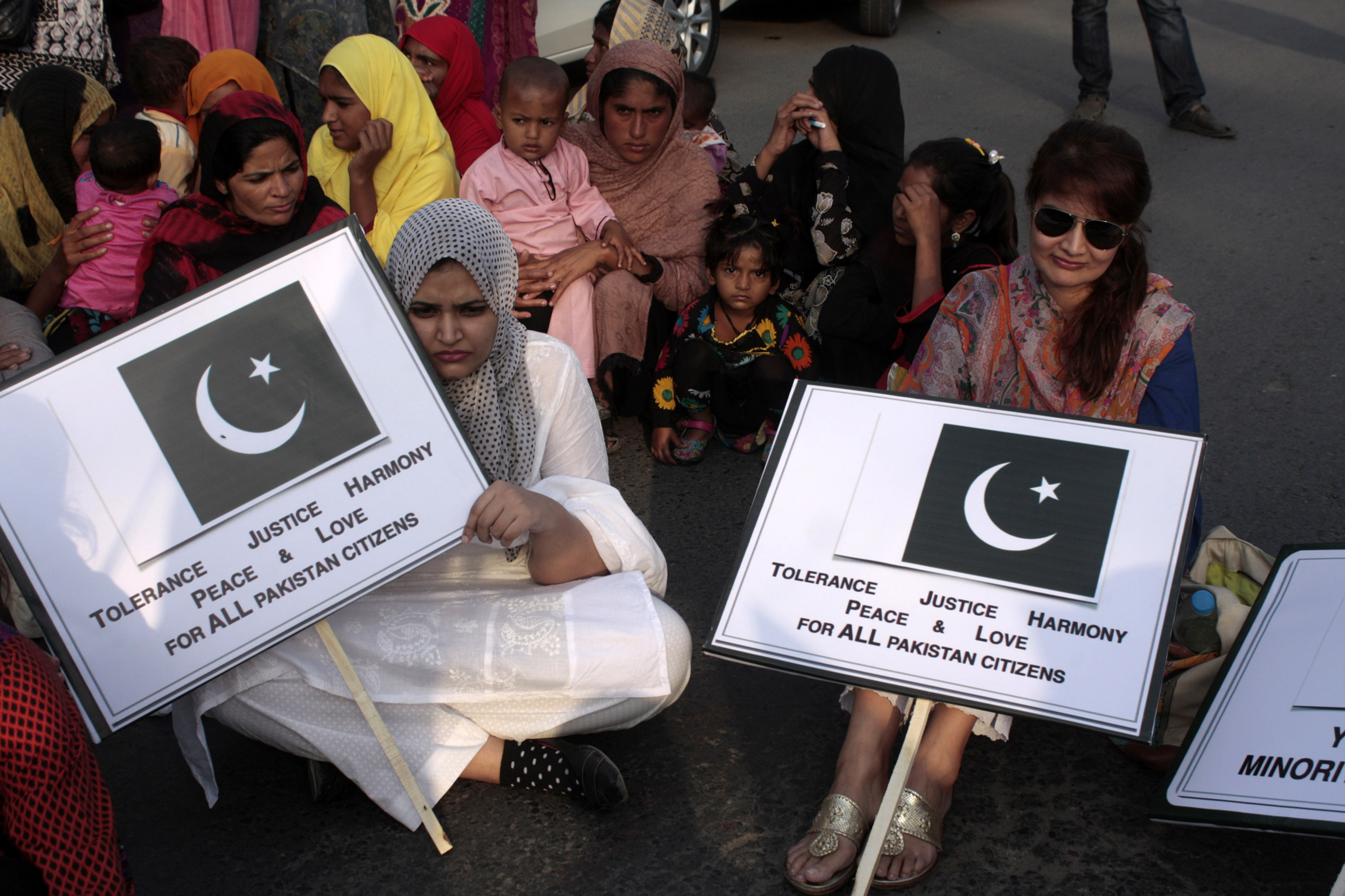 Pakistan: Civil society groups hail EU resolution, call for stronger laws against forced religious conversion