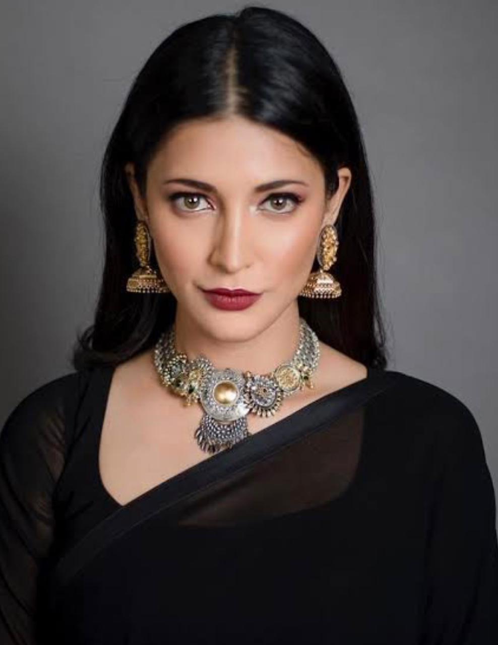 Shruti Hassan loses cool as man follows her in Mumbai airport