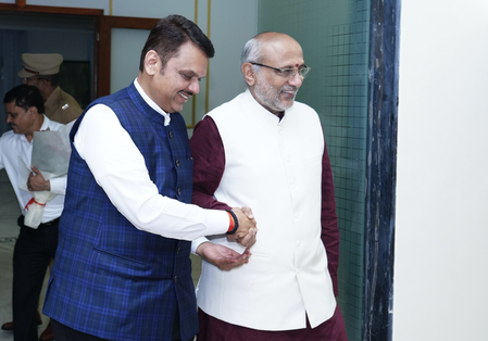 उपराष्ट्रपति चुनाव भाजपा ने शिवसेना-यूबीटी और एनसीपी-शरद गुट से मांगा समर्थन, फडणवीस ने ठाकरे-पवार से की बातचीत उपराष्ट्रपति चुनाव भाजपा ने शिवसेना-यूबीटी और एनसीपी-शरद गुट से मांगा समर्थन, फडणवीस ने ठाकरे-पवार से की बातचीत