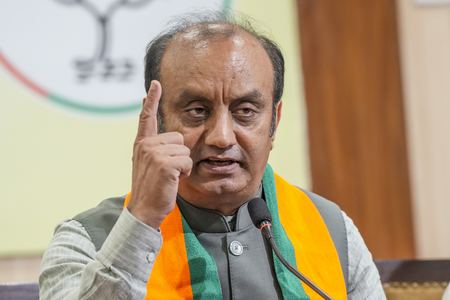 'खेलों को राजनीति से अलग रखिए,' सुधांशु त्रिवेदी का कांग्रेस पर हमला