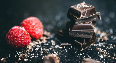 Eating dark, but not milk, chocolate may cut diabetes risk: Study Eating dark, but not milk, chocolate may cut diabetes risk: Study