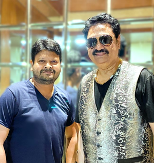 Kumar Sanu's 'Sau Dil Gar' portrays the bond between lovers