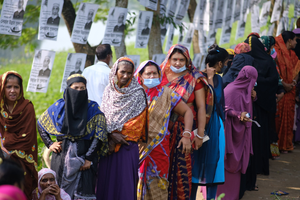 Bangladesh sees low voter turnout, Awami League leader murdered (Lead)