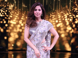 Urmila recalls how SRK made co-actors feel comfortable at 'Chamatkar' shoot Urmila recalls how SRK made co-actors feel comfortable at 'Chamatkar' shoot