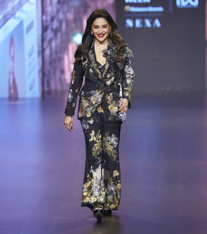 LFW x FDCI: Madhuri Dixit grooves to live music on runway as she walks for Ranna Gill LFW x FDCI: Madhuri Dixit grooves to live music on runway as she walks for Ranna Gill
