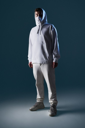  Norwegian Dj Alan Walker Celebrates 'incredibly Exciting Year' In India With Rcb-TeluguStop.com