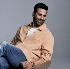LS polls: Actor Akshay Kumar, Janhvi Kapoor among early bird voters in Mumbai  