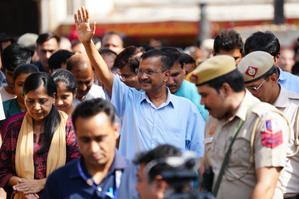 Double whammy for Kejriwal as Delhi HC stays bail, CBI moves in Double whammy for Kejriwal as Delhi HC stays bail, CBI moves in