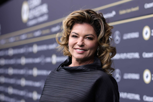 Shania Twain had to perform before drunk men to make her mother happy Shania Twain had to perform before drunk men to make her mother happy