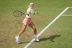 WTA Tour: Azarenka advances in Berlin after Rybakina retires; rain halts play