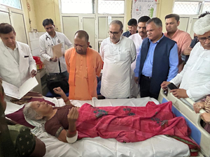 Yogi Adityanath met the persons injured in Tuesday’s stampede in Hathras