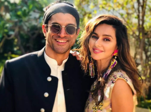 Farhan Akhtar, his wife Shibani like to stay home, avoid social gatherings Farhan Akhtar, his wife Shibani like to stay home, avoid social gatherings