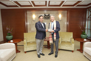 Assam CM meets Singapore’s Foreign Affairs Minister, hold discussion on having deeper ties Assam CM meets Singapore’s Foreign Affairs Minister, hold discussion on having deeper ties