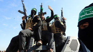 Israel begins to release hundreds of Palestinian prisoners Israel begins to release hundreds of Palestinian prisoners