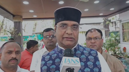 Palestinian flags during Eid prayers in Bhopal spark controversy