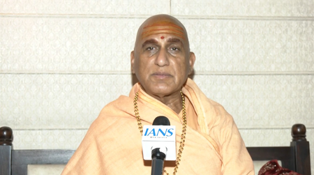 Swami Avdheshanand Giri calls PM Modi a 'Mahapurush', explains his smile at RSS event (IANS Exclusive)