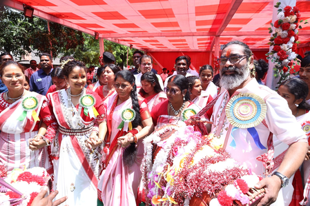 Sarhul festivities light up Jharkhand, grand procession fills Ranchi’s streets
